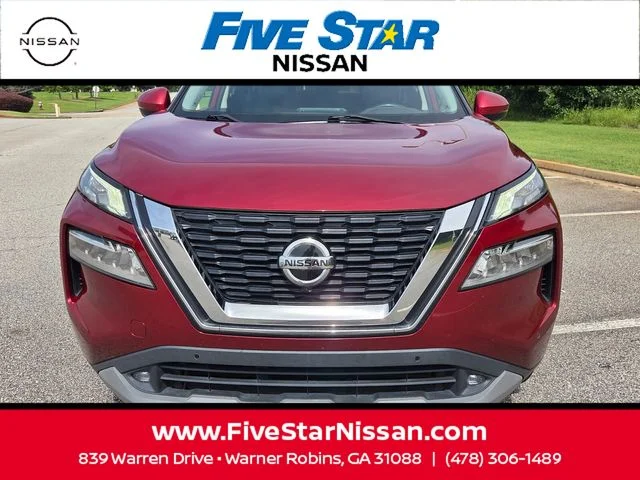 Used 2021 Red Nissan SL image 2