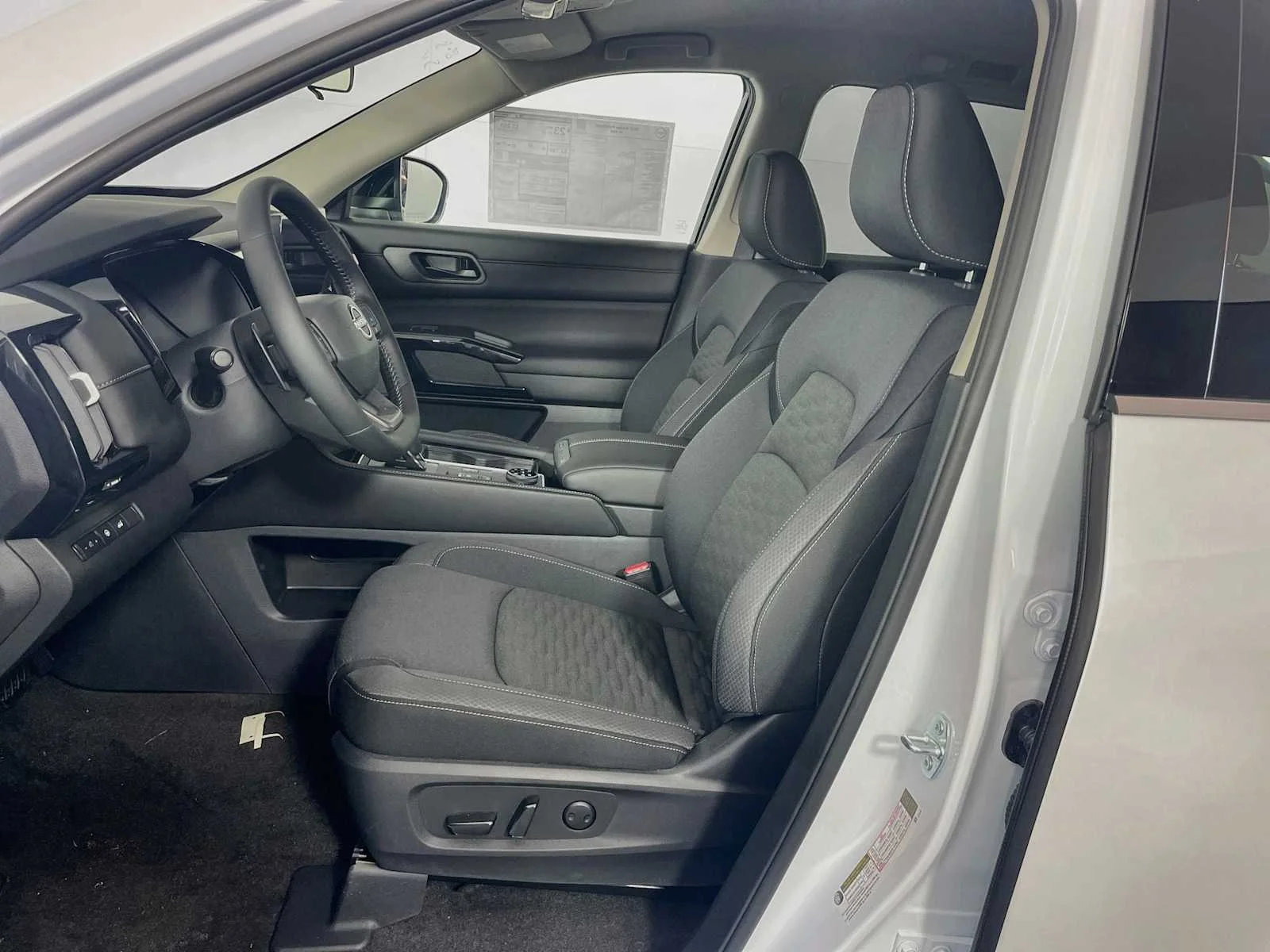 New 2026 Everest White Pearl Tricoat Nissan SV image 4
