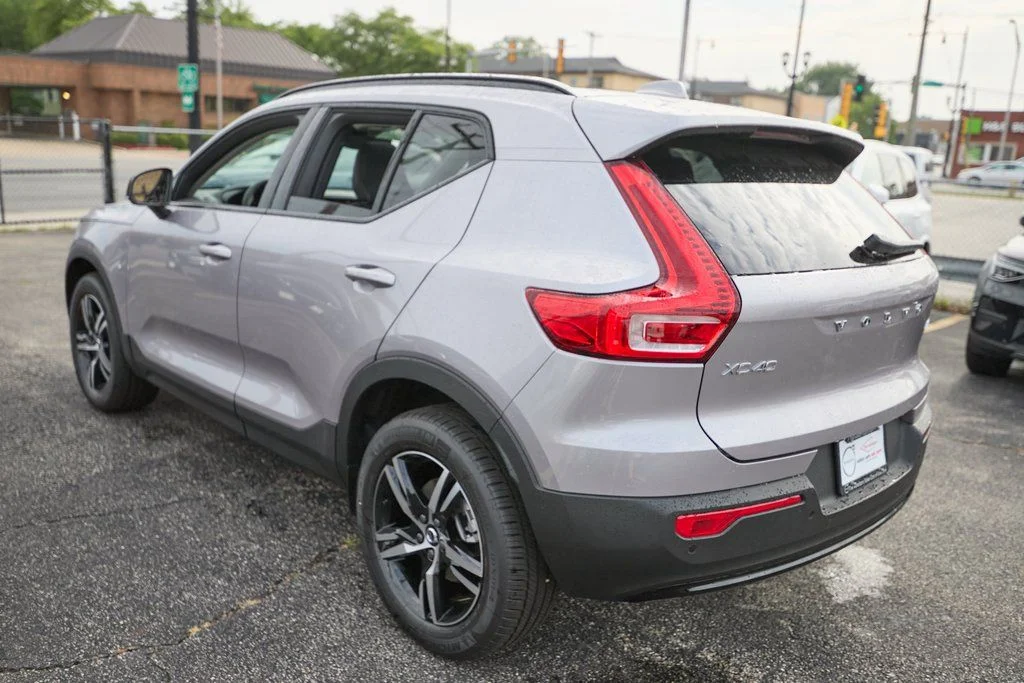 2026 Volvo XC40 Core - Photo 7