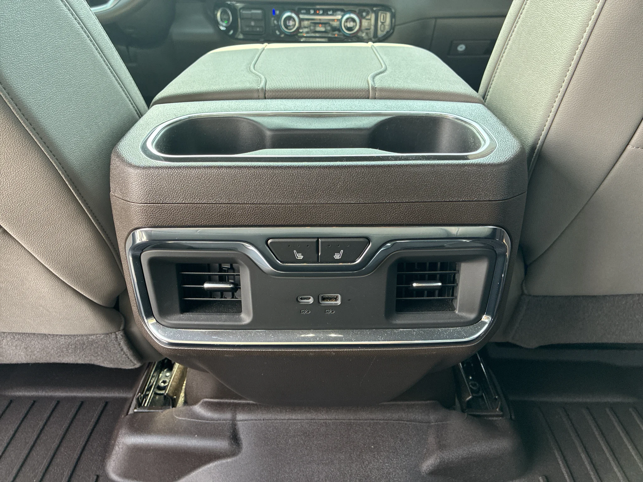 Used 2025 Summit White GMC SLT image 21