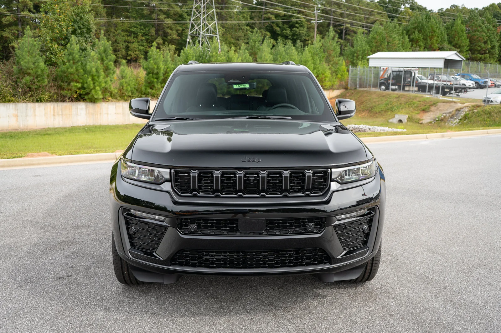 New 2027 High-Gloss Black Paint Jeep Limited Reserve image 2