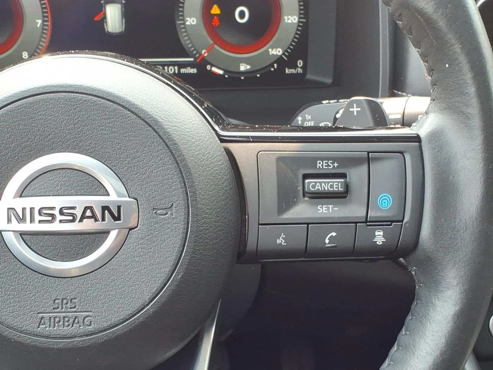 Used 2021 Pearl White Tricoat Nissan Platinum image 15