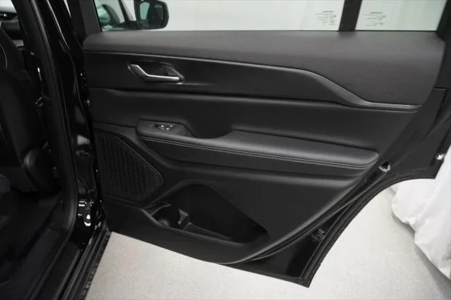 New 2026 Diamond Black Crystal Pearl-Coat Exterior Paint Jeep Laredo X image 33