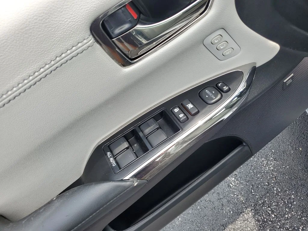 Used 2017 Silver Toyota Limited image 22