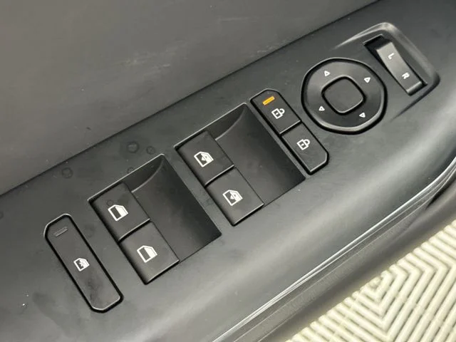 New 2026 Snow White Pearl Kia EX image 13