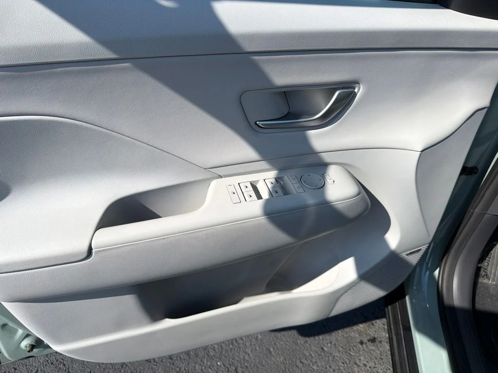 Used 2024 Green Hyundai Limited image 9