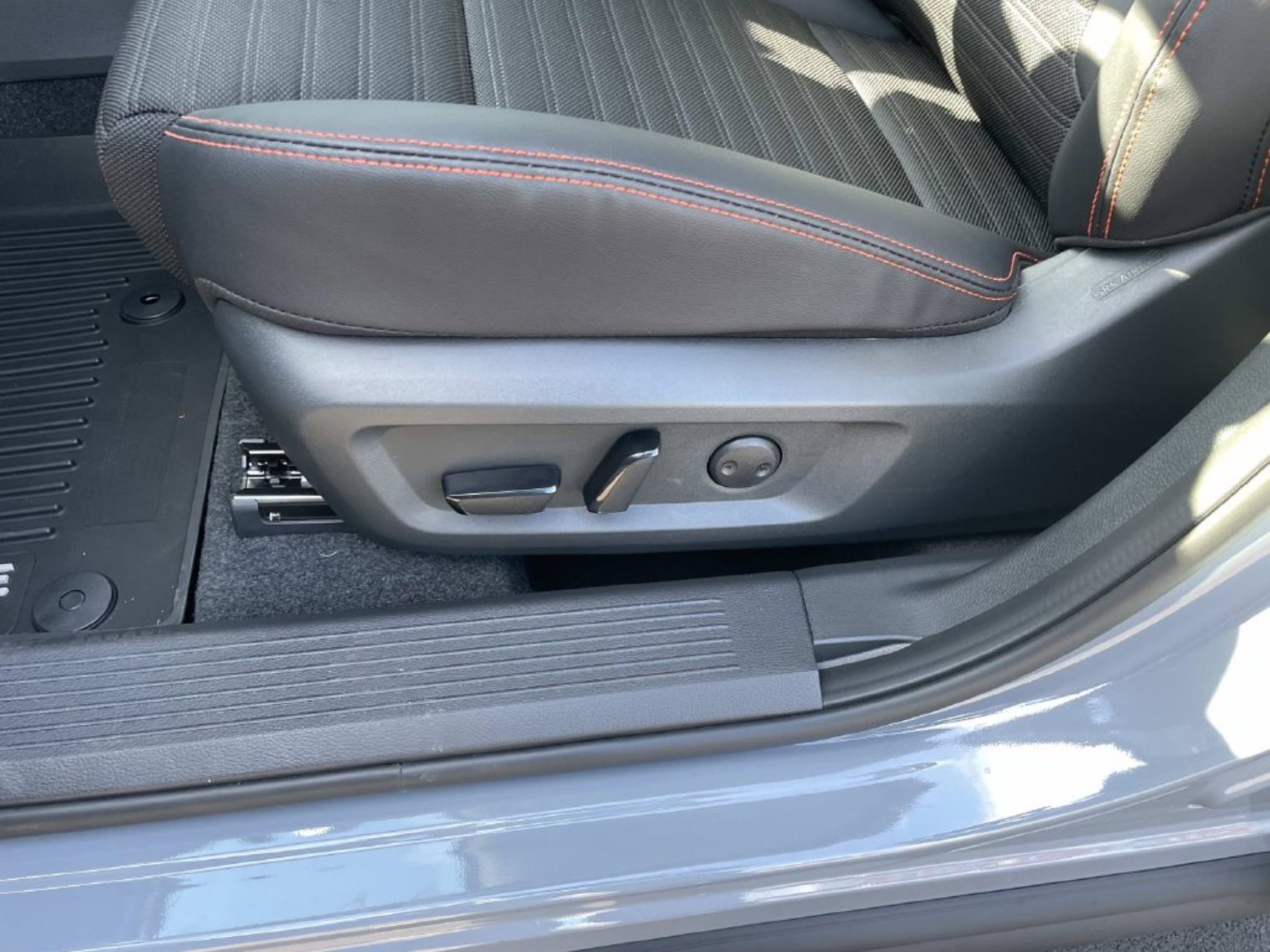 New 2026 Boulder Gray Pearl Nissan Rock Creek image 23