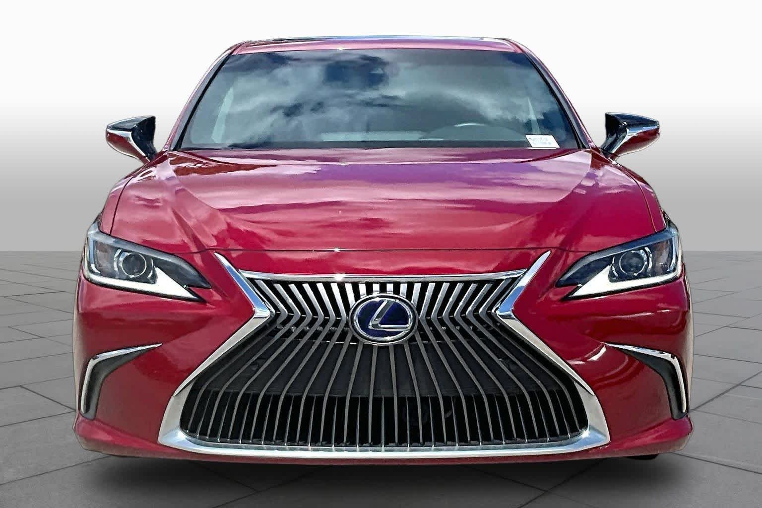 Used 2021 Matador Red Mica Lexus  image 4