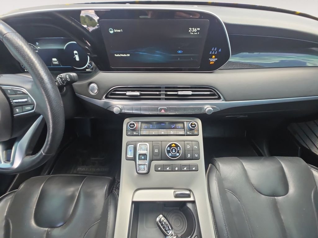 Used 2022 White Hyundai Calligraphy image 14