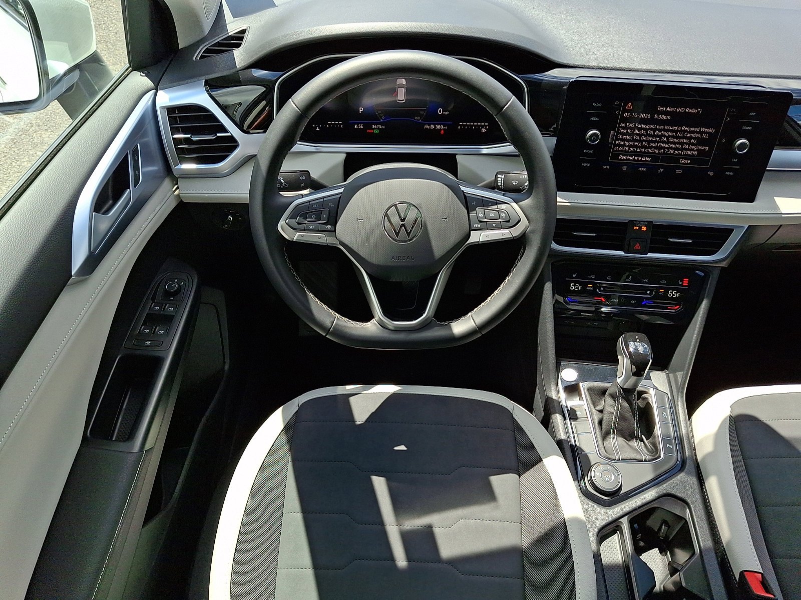 Used 2025 Pure White   0Q0q Volkswagen SE image 12