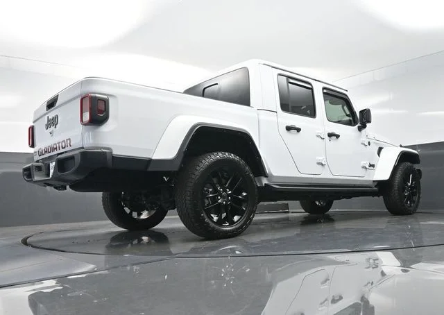 Used 2025 White Jeep Nighthawk image 37