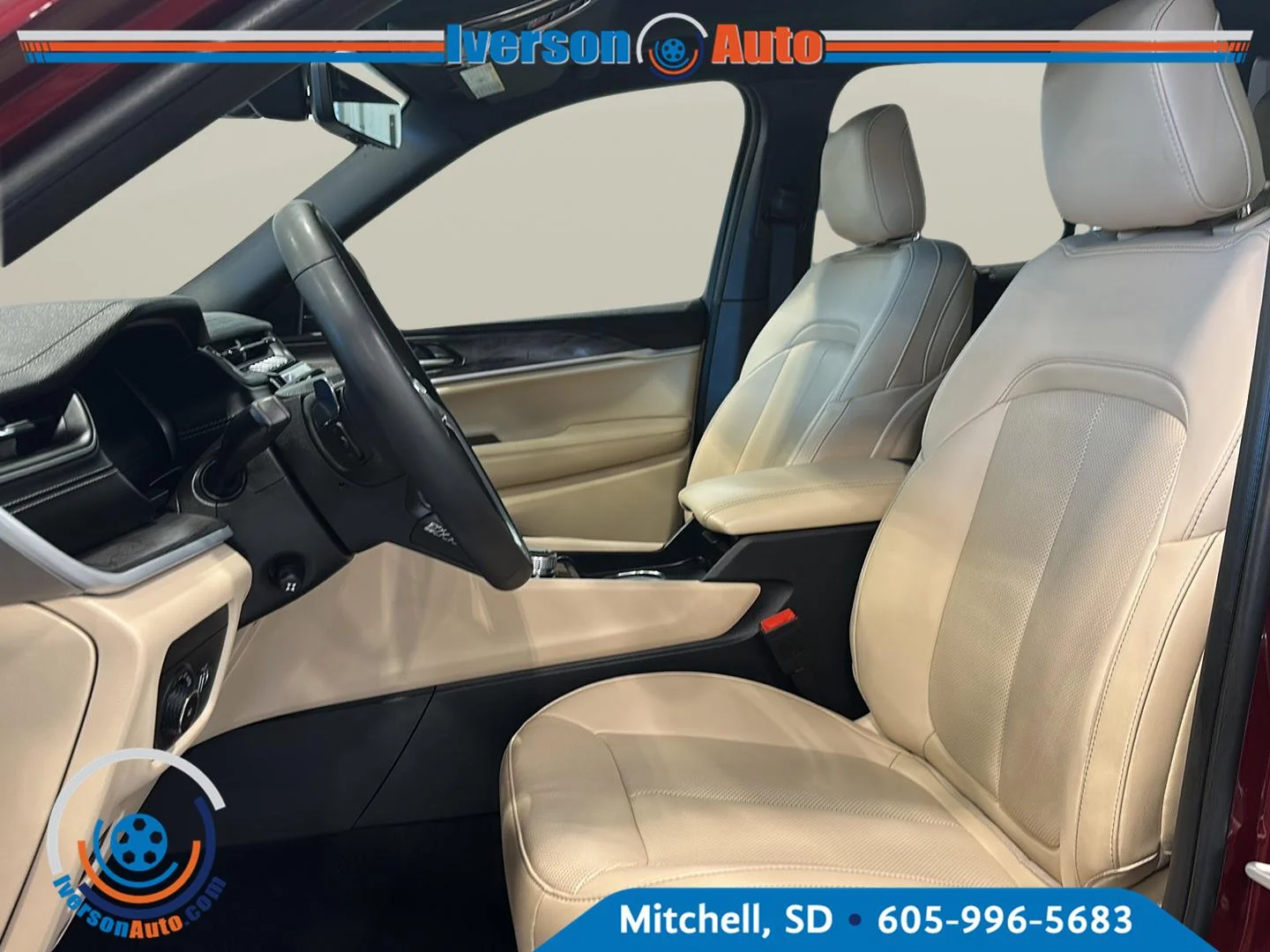 Used 2025 Velvet Red Pearlcoat Jeep Limited image 15