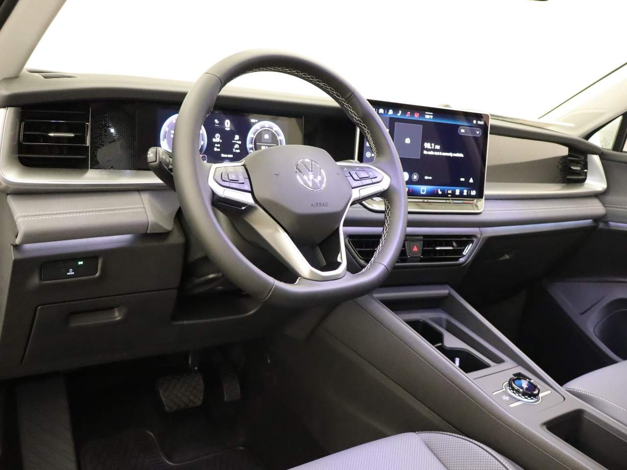 New 2026 Pure White Volkswagen SE 4Motion image 14