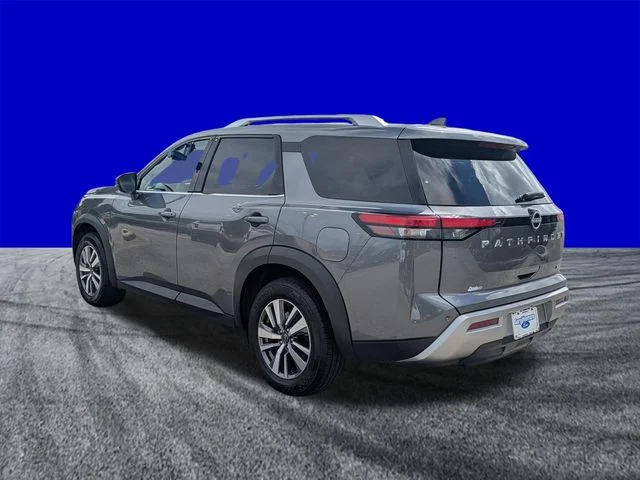 Certified Used 2025 Gun Metallic Nissan SL image 6