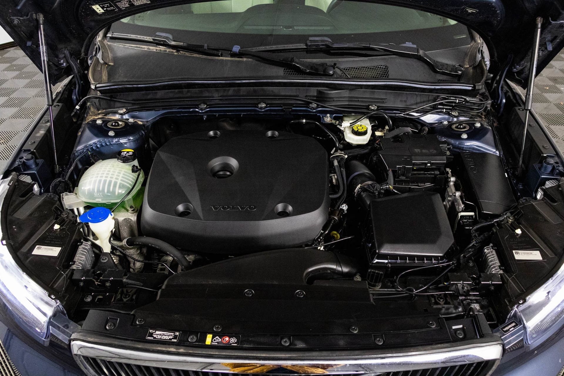 2021 VOLVO XC40 - Image 45