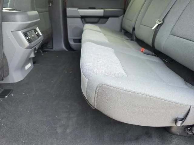 New 2026 Ruby Red Metallic Tinted Clearcoat Ford F-250® XLT image 31