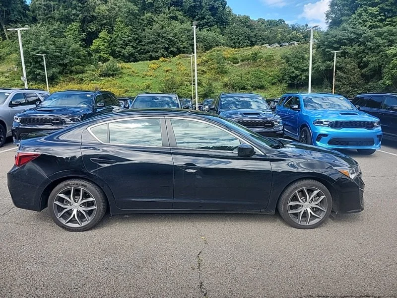 Used 2022  Acura Premium Package image 5