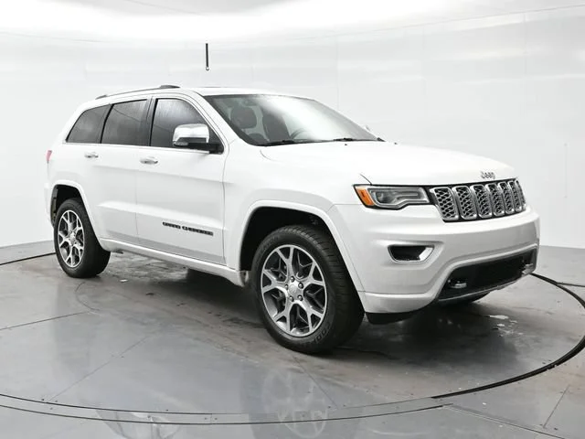 Used 2019 Ivory 3-coat Jeep Overland image 1