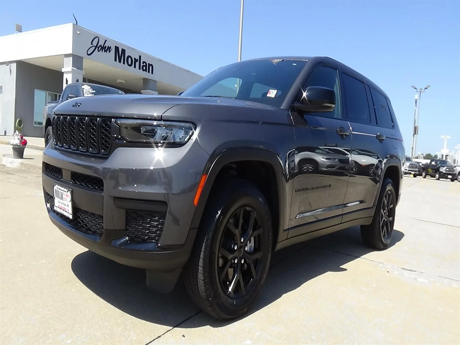 Certified Used 2025 Baltic Gray Metallic Clear Coat (pas) Jeep Altitude X image 2