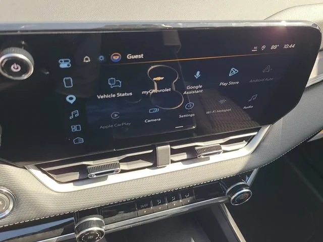 New 2027 Summit White Chevrolet LT image 28