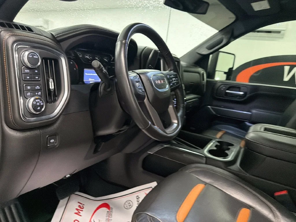 Used 2022 SUMMIT WHITE GMC AT4 image 12