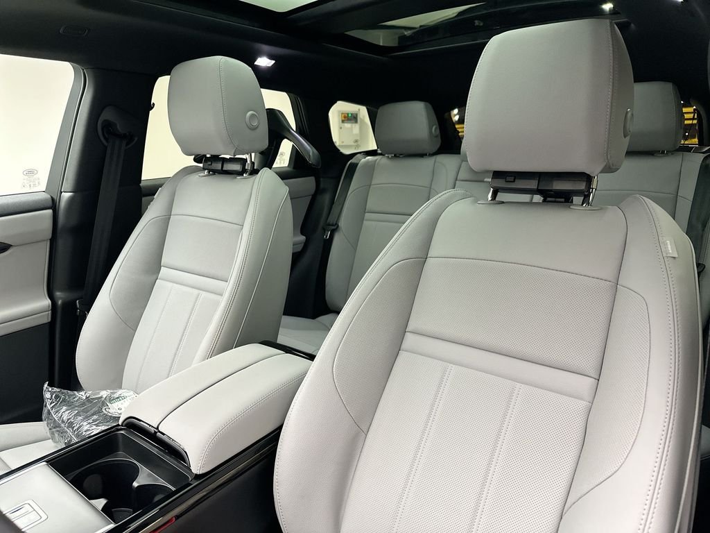 New 2026 Arroios Grey Metallic Land Rover S image 10