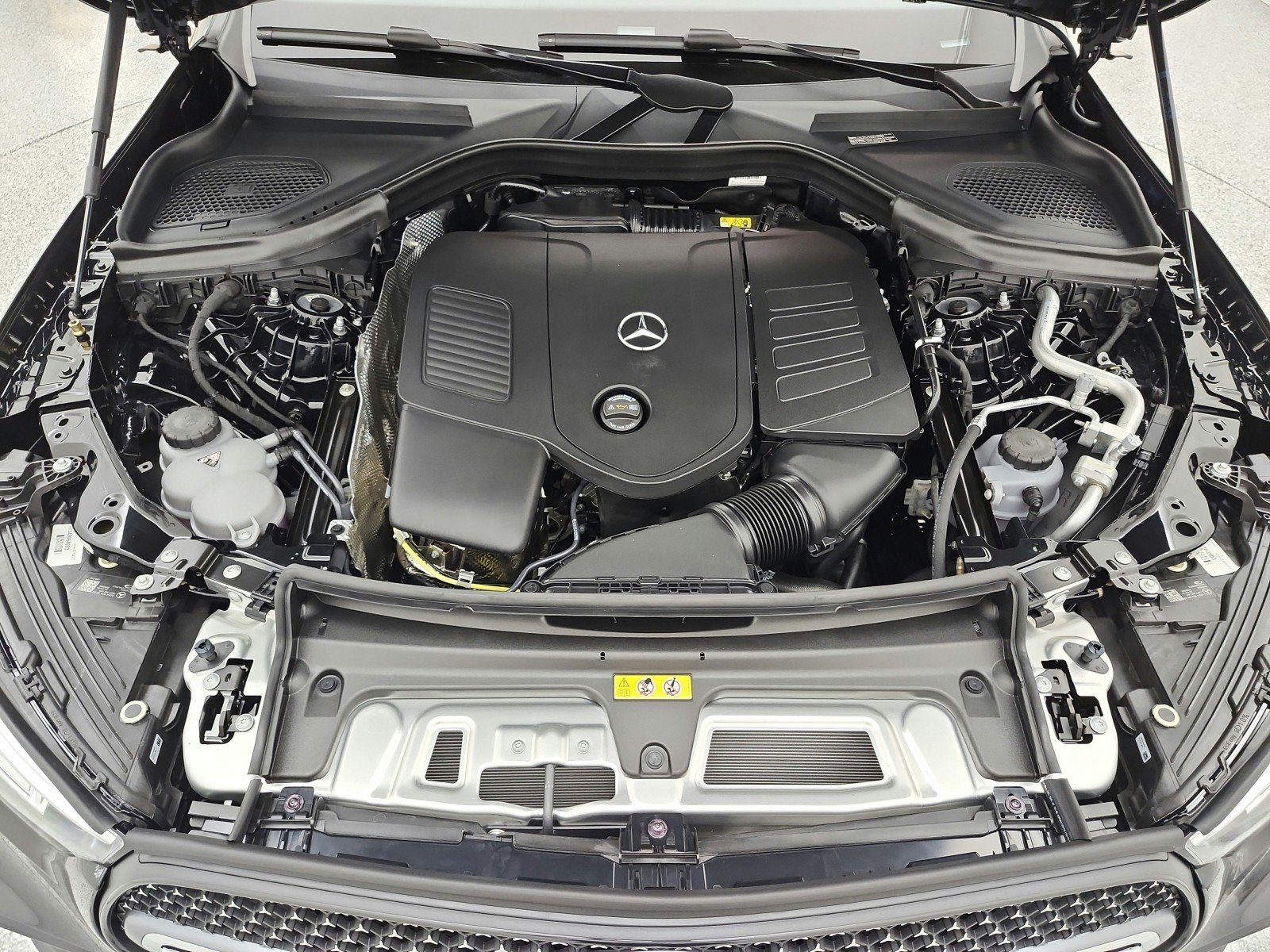 New 2026 Black Mercedes-Benz GLC 300 SUV image 12