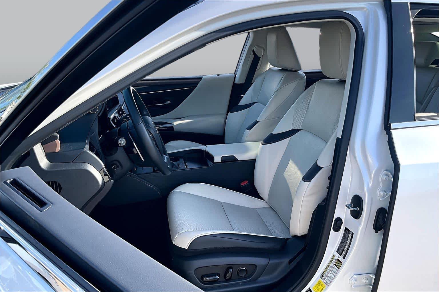 Pre-Owned 2024 Lexus ES 350