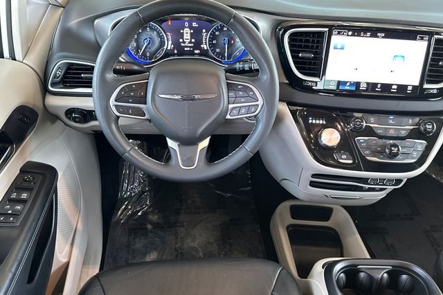 Certified Used 2022 White Chrysler Touring L image 14