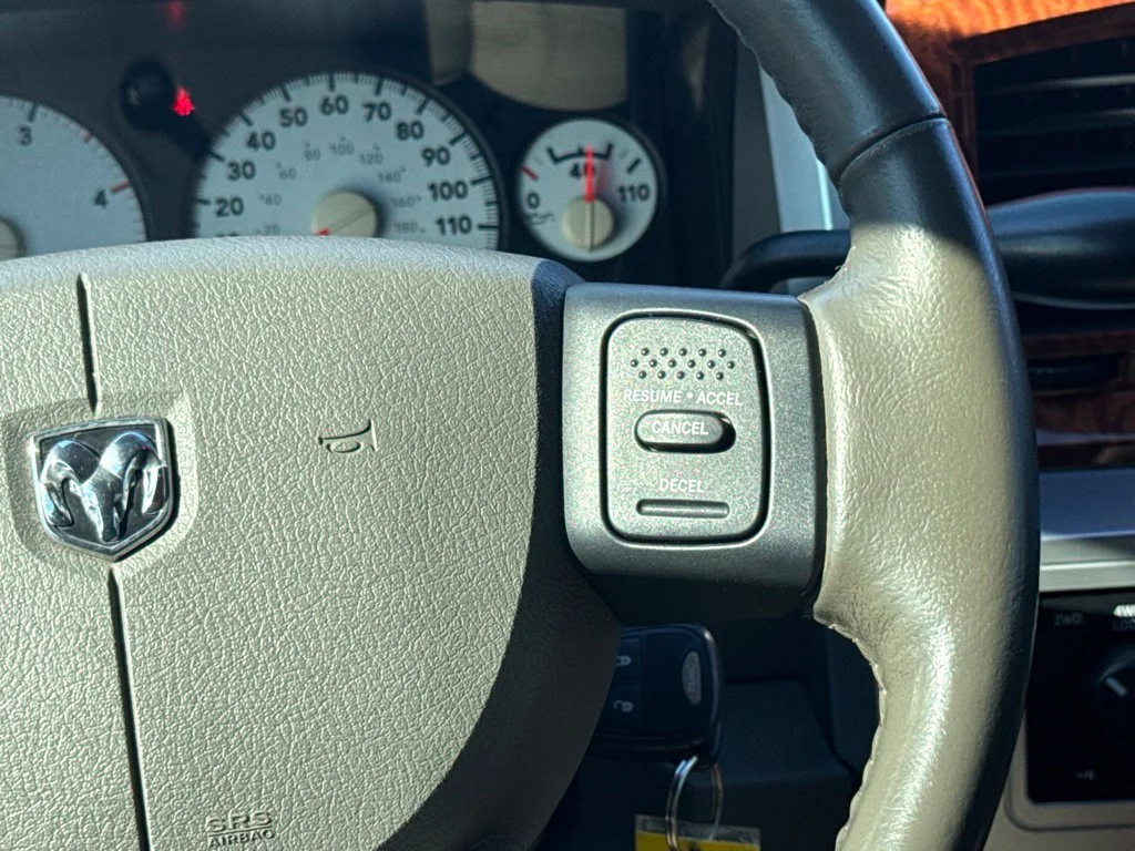 Used 2007 White Dodge Laramie image 16