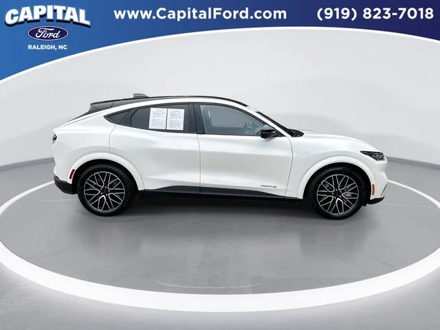 Used 2025 White Ford Premium image 9