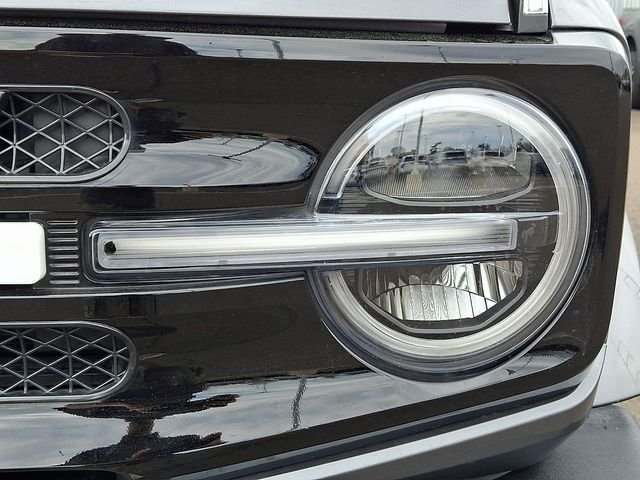 Used 2023 Gray Ford Outer Banks image 7