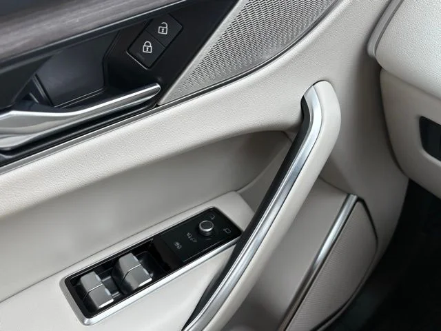 2023 Jaguar F-Pace S - Photo 16
