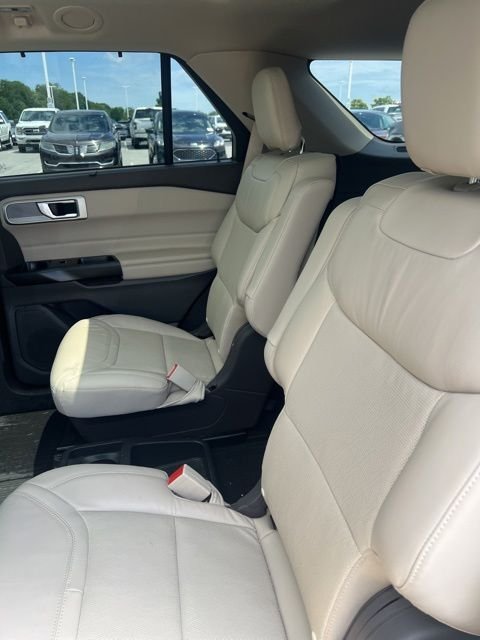 Used 2020 White Ford Platinum image 13
