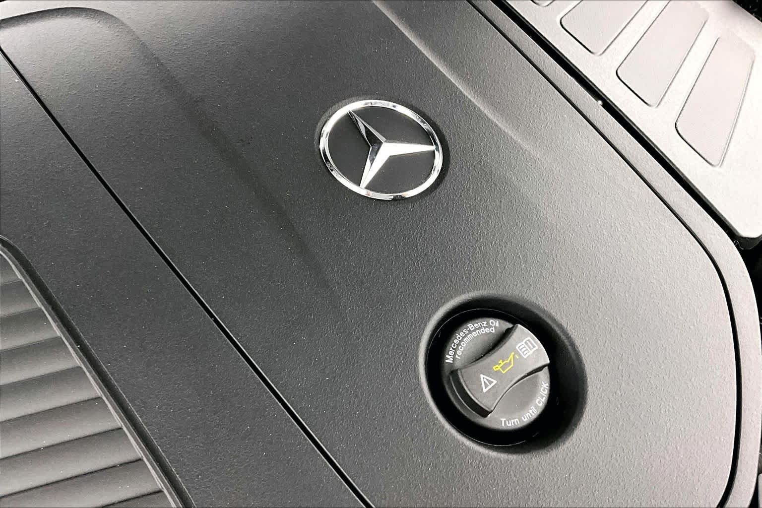 New 2026 Obsidian Black Metallic Mercedes-Benz GLC 300 image 17
