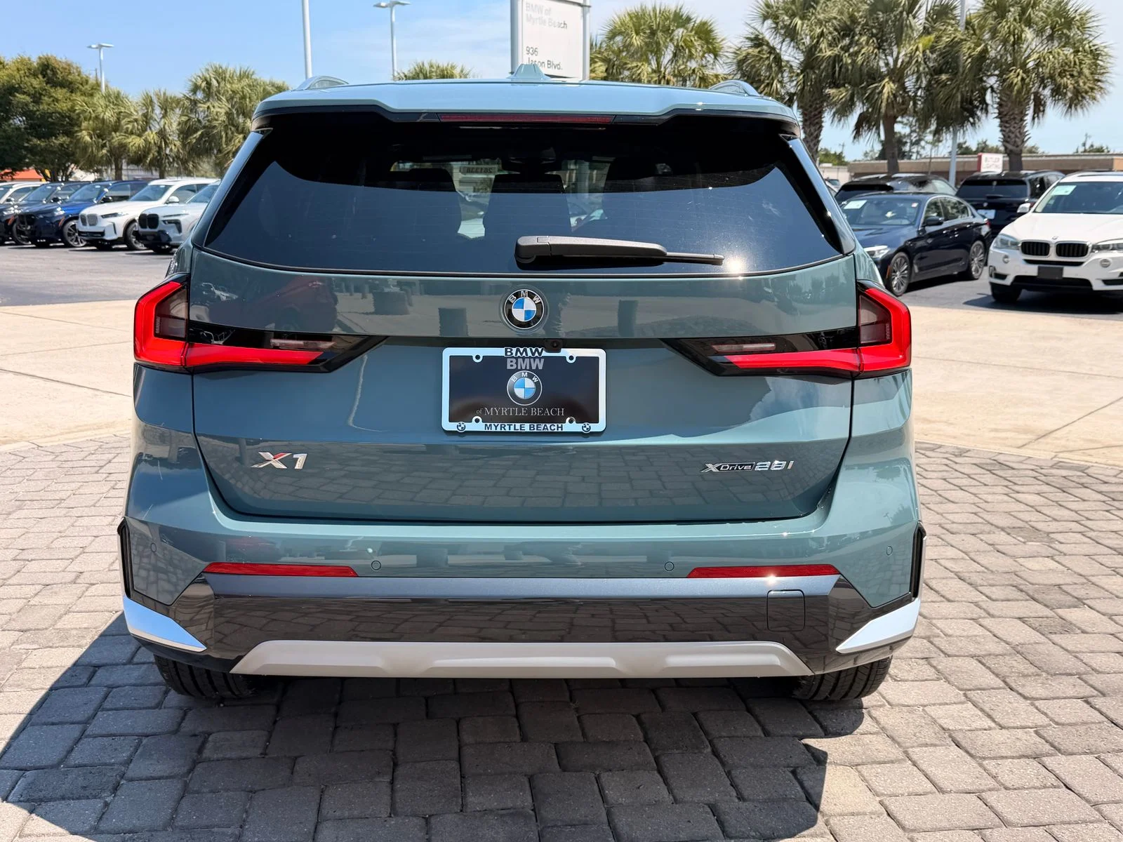 New 2026 Cape York Green Metallic BMW xDrive28i image 10