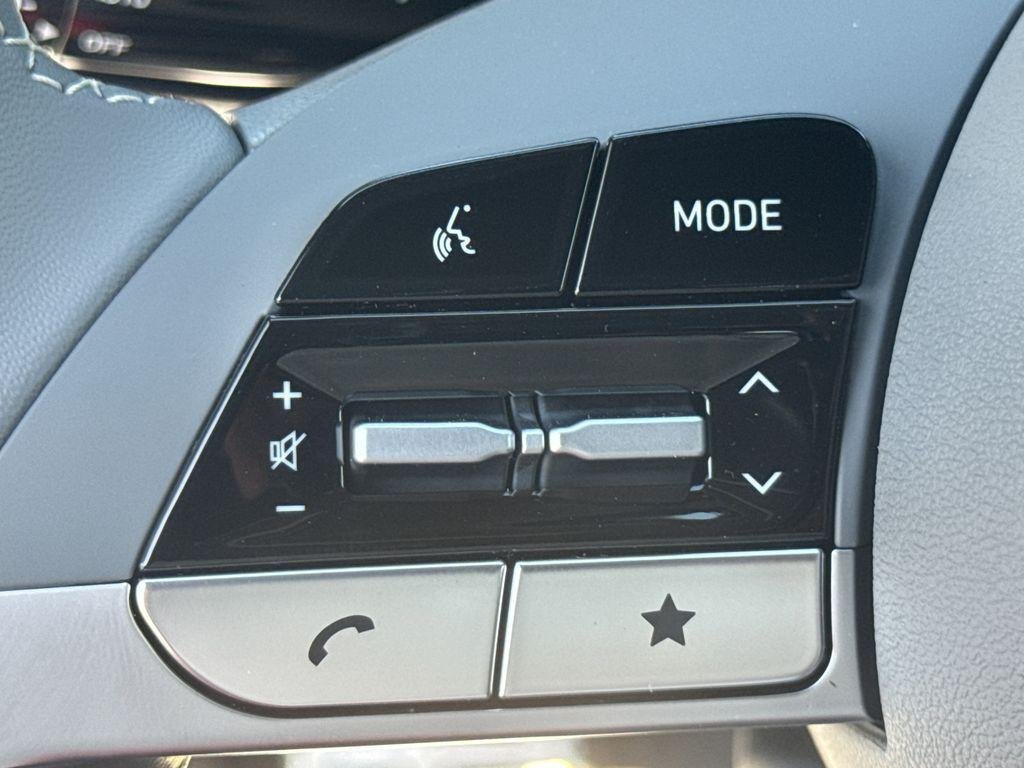 New 2026 White Hyundai SEL Sport Premium image 24
