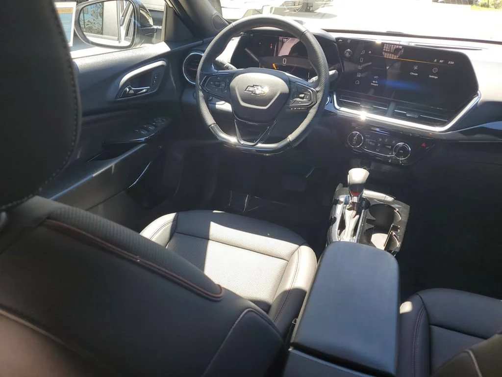 Used 2026 Summit White Chevrolet 2RS image 12