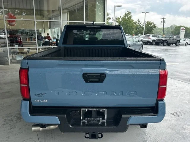 Used 2026 Blue Toyota SR5 image 4