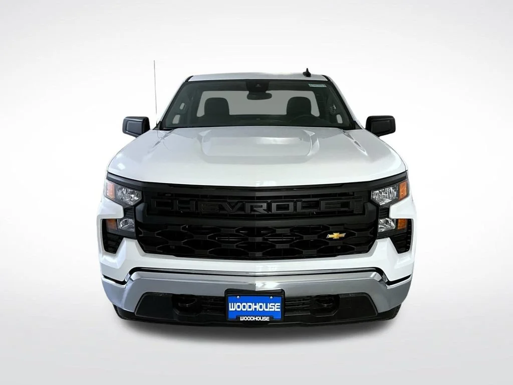 New 2026 Summit White Chevrolet WT image 3