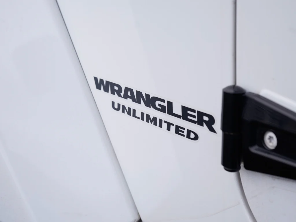 Used 2017 Bright White Clearcoat Jeep Winter image 6