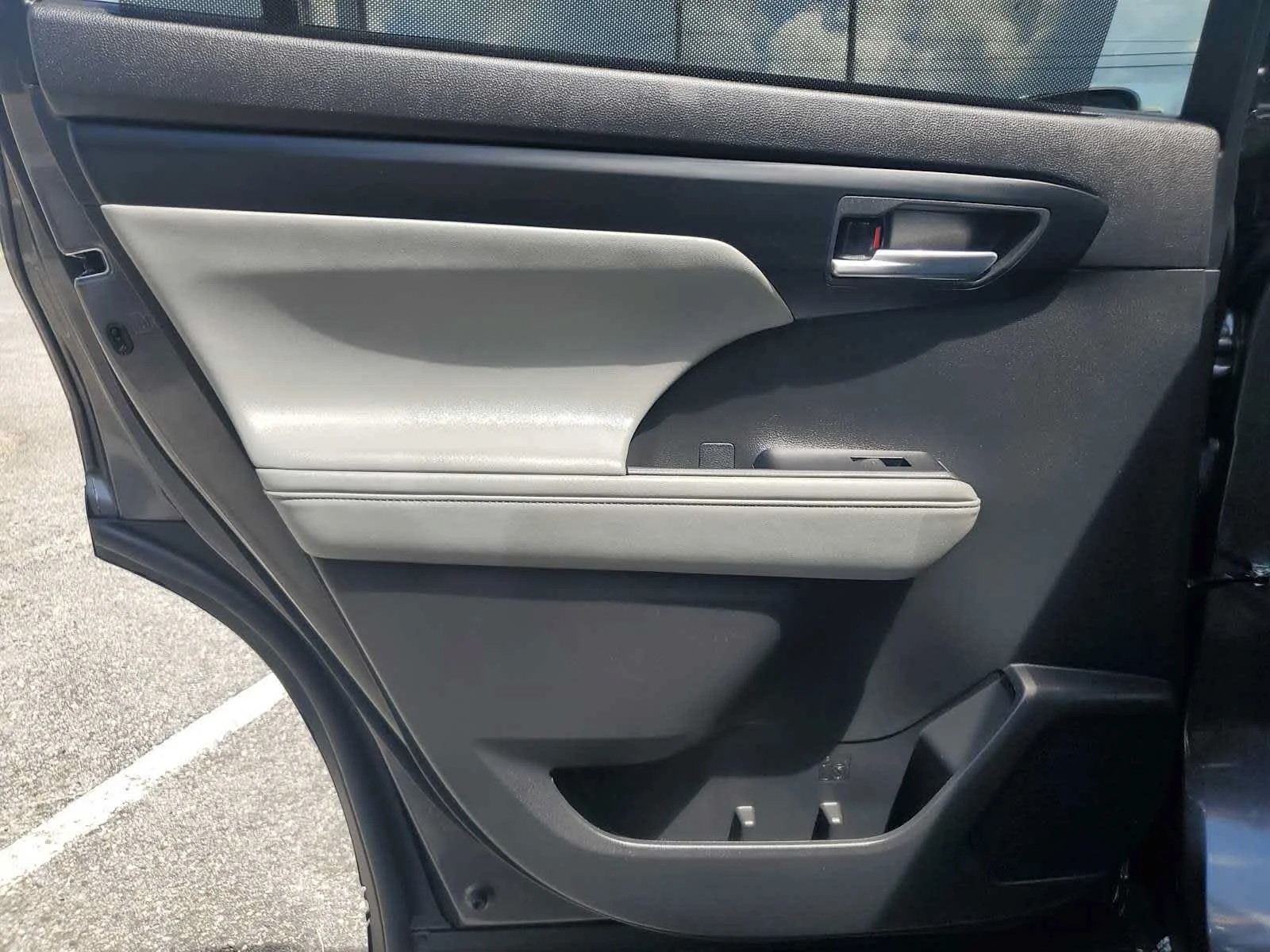 Used 2025 Magnetic Gray Metallic G Toyota LE image 21