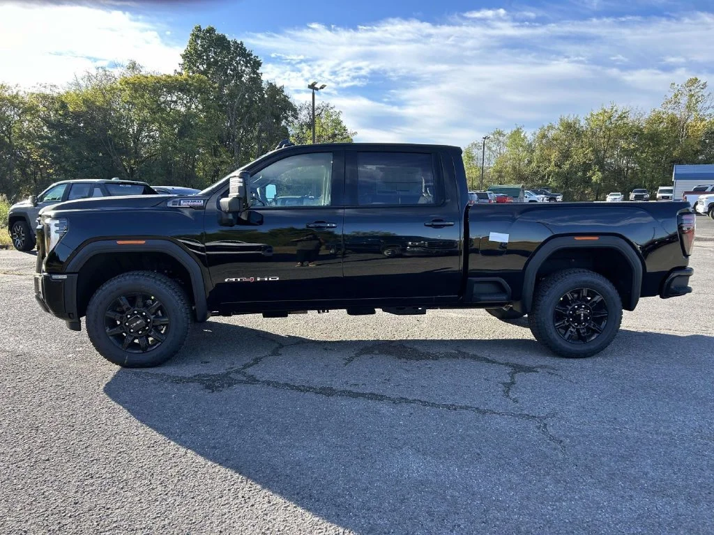 New 2026 Onyx Black GMC AT4 image 7