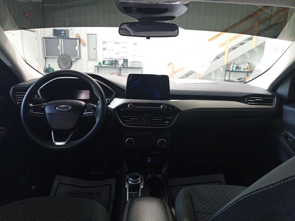 Used 2022 Blue Ford SE image 17