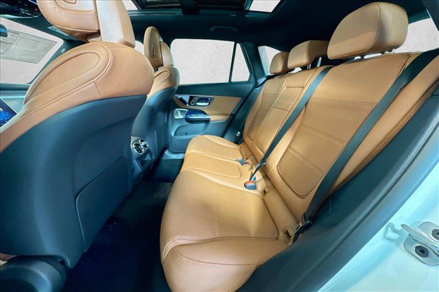 New 2026 Polar White Mercedes-Benz GLC 300 image 52