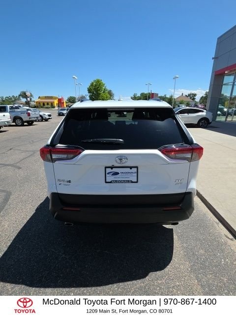 Used 2025 White Toyota XLE image 4