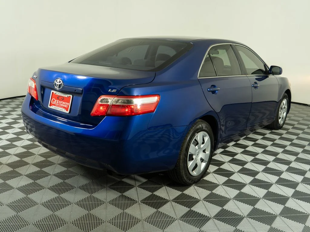 Used 2007 Blue Toyota LE image 6