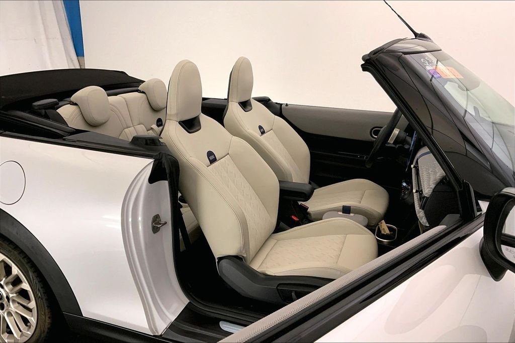 Used 2026 Nanuq White Metallic MINI Iconic image 6