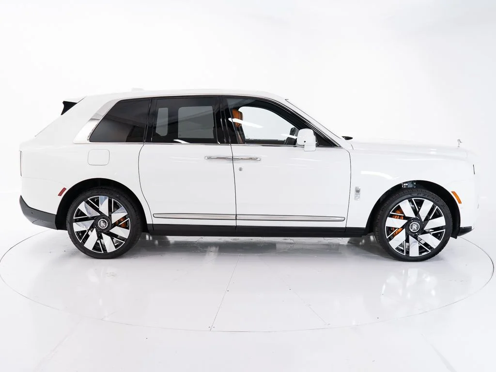 New 2026 English White Rolls-Royce  image 6