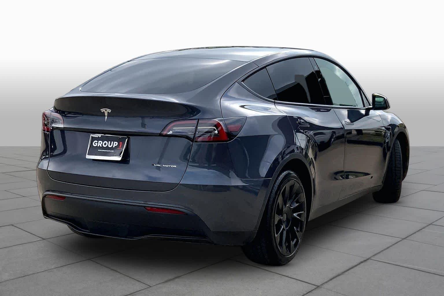 Used 2022 Midnight Silver Metallic Tesla Long Range image 12